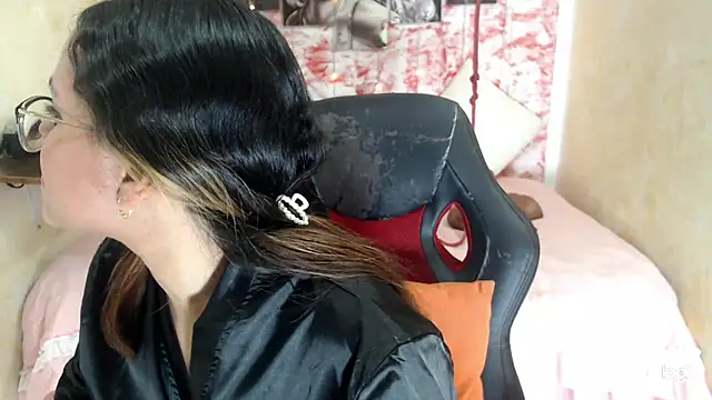 anthiamelisa online show from September 2025 06:24:01 PM