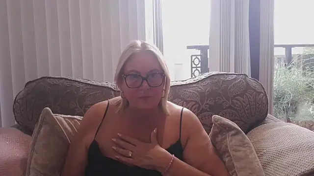 Snapshot of MoistCurveyChanel chatting on June 2026 03:06:01 PM MoistCurveyChanel online show from June 2026 03:06:01 PM