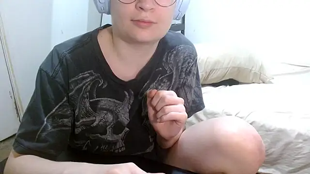 Snapshot of livcutebaby chatting on January 2025 06:07:02 AM livcutebaby online show from January 2025 06:07:02 AM