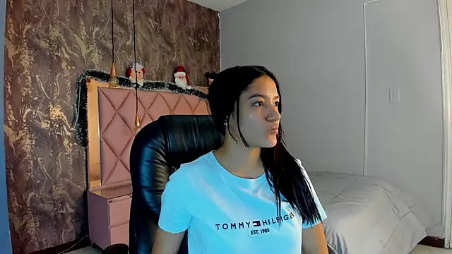 SKYLERWHIITEE online show from December 2024 03:20:01 AM