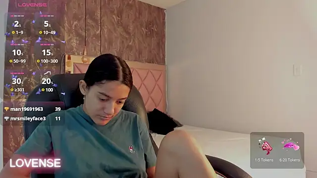 SKYLERWHIITEE online show from February 2025 05:41:02 AM