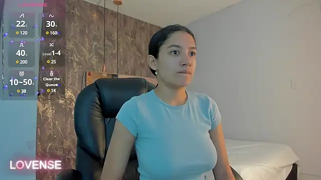 SKYLERWHIITEE online show from February 2025 03:39:02 AM