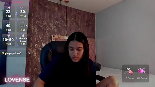 SKYLERWHIITEE online show from February 2025 09:34:02 AM