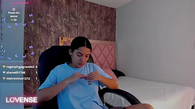 SKYLERWHIITEE online show from February 2025 06:50:02 AM