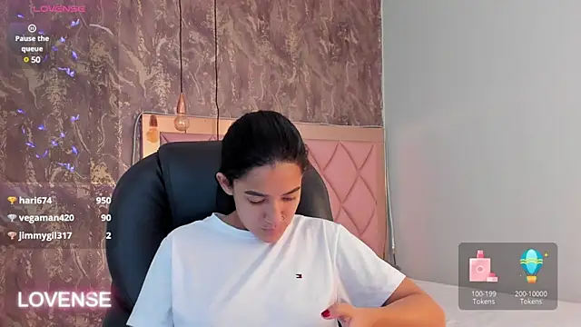 SKYLERWHIITEE online show from March 2025 10:09:01 AM