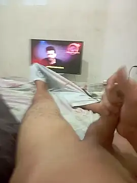 Snapshot of kaioh13 chatting on December 2024 12:27:01 AM kaioh13 online show from December 2024 12:27:01 AM