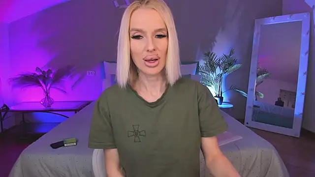 Lana kitty   online show from April 2026 09:32:01 PM