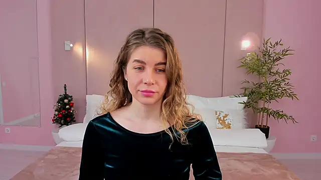 Snapshot of VikkiStorm chatting on December 2024 04:03:02 AM VikkiStorm online show from December 2024 04:03:02 AM