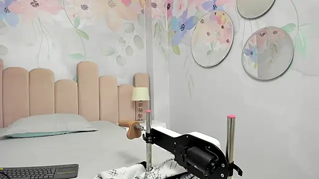 pola adams  online show from September 2025 09:42:02 AM