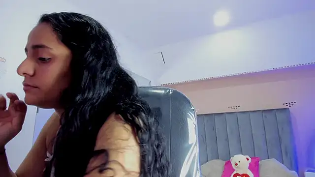 Giselle Roldan online show from November 2025 03:18:02 AM