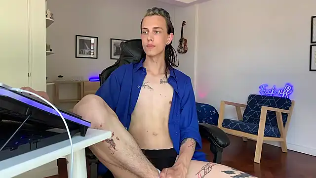 Den BlueXx online show from December 2024 04:10:02 PM