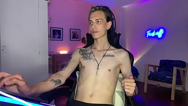 Den BlueXx online show from December 2024 03:33:02 AM