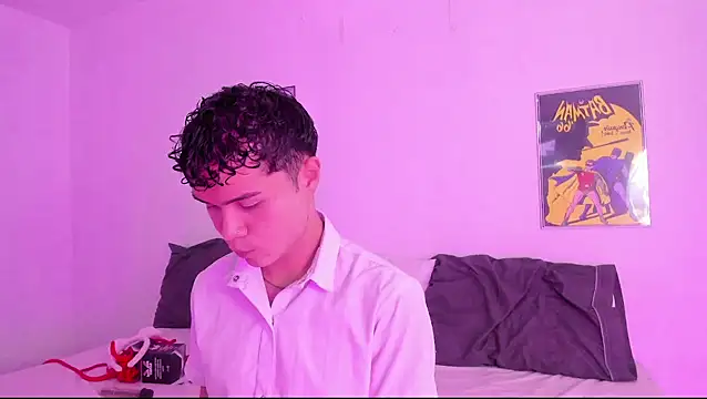 Snapshot of crushnier chatting on March 2025 05:25:01 PM crushnier online show from March 2025 05:25:01 PM