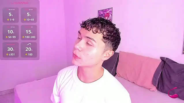 Snapshot of crushnier chatting on March 2025 06:23:02 PM crushnier online show from March 2025 06:23:02 PM