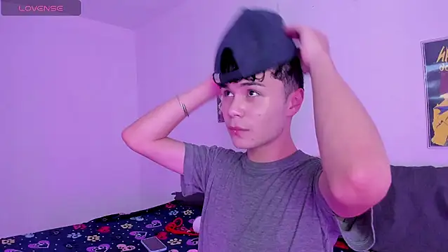 Snapshot of crushnier chatting on March 2025 06:43:02 PM crushnier online show from March 2025 06:43:02 PM