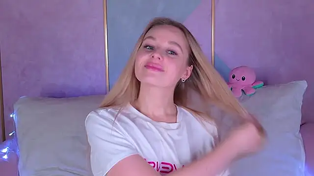 BeatriceEsmont online show from January 2025 02:40:01 AM