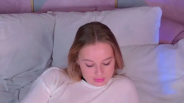 BeatriceEsmont online show from March 2025 03:43:01 AM