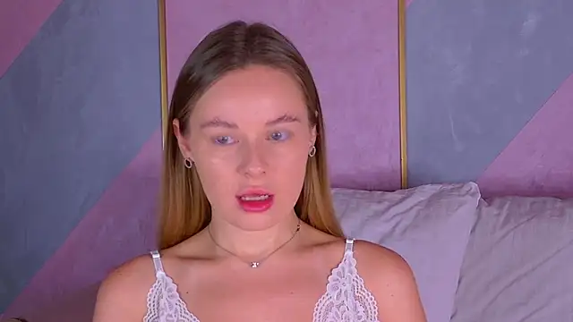 BeatriceEsmont online show from October 2025 07:23:01 PM