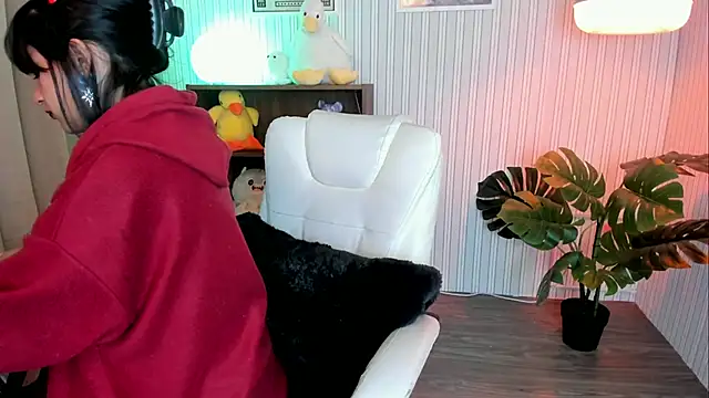 lilith hart online show from February 2025 04:10:01 AM