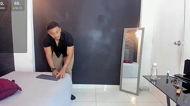 Snapshot of bruno_miller_ chatting on January 2025 11:00:01 PM bruno miller online show from January 2025 11:00:01 PM