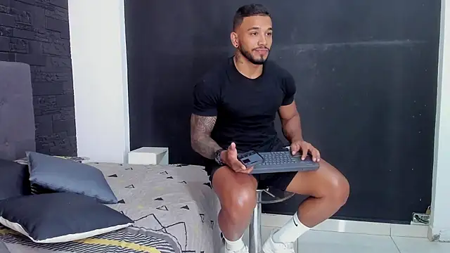 Snapshot of bruno_miller_ chatting on September 2025 09:14:02 PM bruno miller online show from September 2025 09:14:02 PM