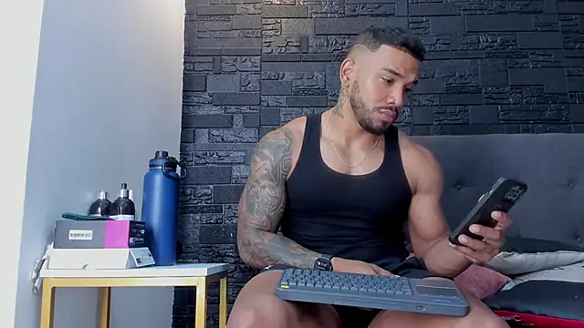 Snapshot of bruno_miller_ chatting on November 2025 07:59:02 PM bruno miller online show from November 2025 07:59:02 PM