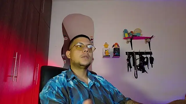 Nymphobuddies online show from November 2025 02:15:01 PM