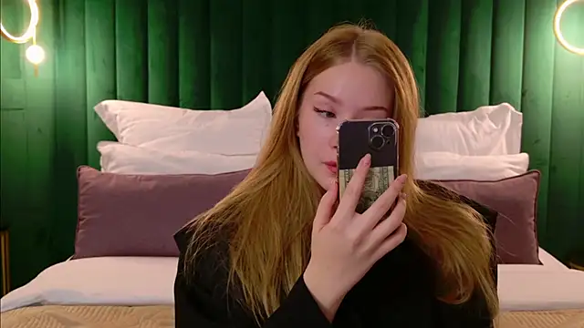 MichelleReid online show from October 2025 03:12:02 AM