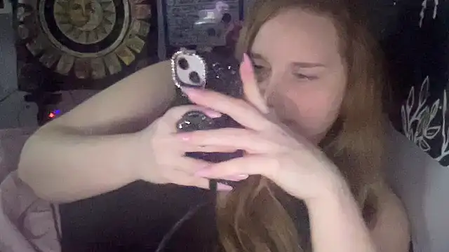 Snapshot of thickgingergoddess chatting on January 2025 03:45:01 AM thickgingergoddess online show from January 2025 03:45:01 AM