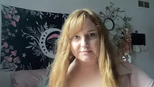 Snapshot of thickgingergoddess chatting on February 2025 08:17:02 PM thickgingergoddess online show from February 2025 08:17:02 PM