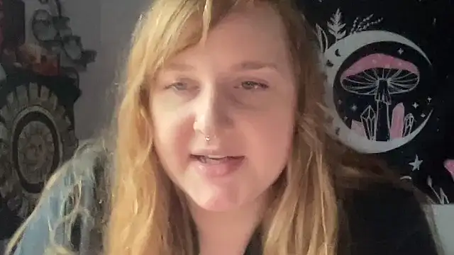 Snapshot of thickgingergoddess chatting on February 2025 08:02:02 PM thickgingergoddess online show from February 2025 08:02:02 PM