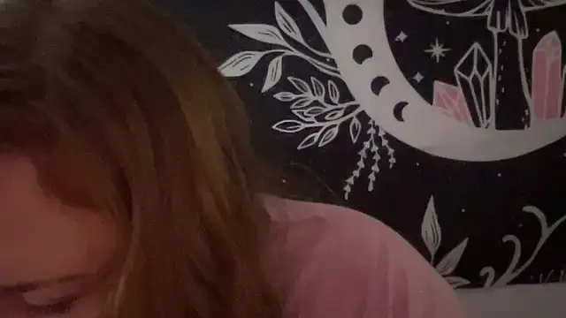 Snapshot of thickgingergoddess chatting on February 2025 08:14:02 PM thickgingergoddess online show from February 2025 08:14:02 PM