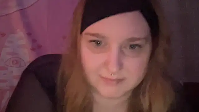 Snapshot of thickgingergoddess chatting on March 2025 09:42:02 PM thickgingergoddess online show from March 2025 09:42:02 PM
