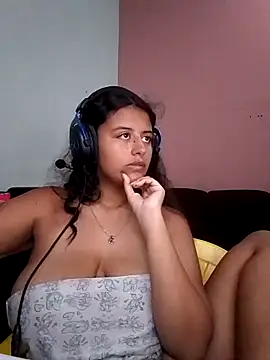 Snapshot of Babydol18_ chatting on January 2025 06:16:01 AM Babydol18 online show from January 2025 06:16:01 AM