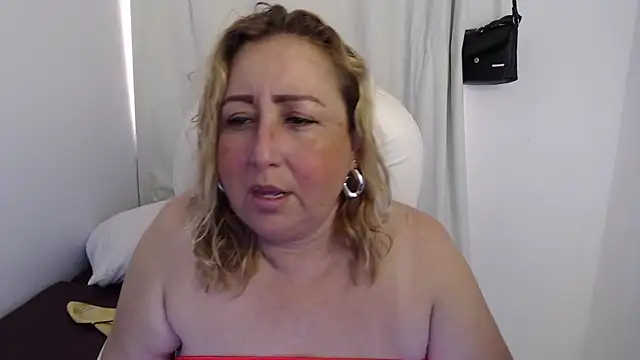 Xileny-Halliwey online show from September 2025 04:09:05 PM