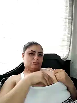 Snapshot of ElizabethWeil chatting on February 2025 07:03:01 PM ElizabethWeil online show from February 2025 07:03:01 PM