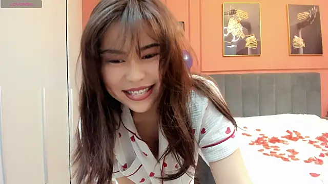 may mia online show from March 2025 06:59:02 AM