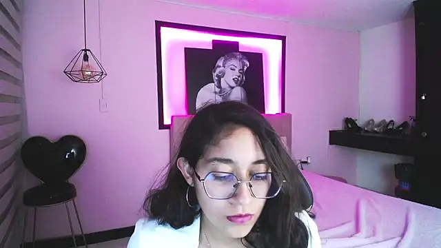 Lili Gomez  online show from December 2024 10:37:01 PM