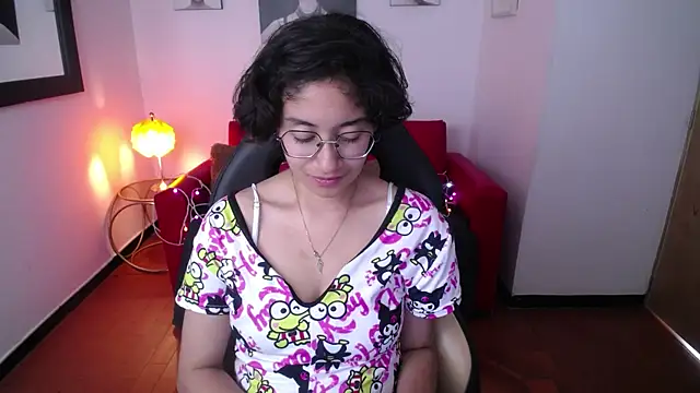 Lili Gomez  online show from February 2025 07:50:02 PM