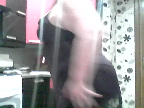 Snapshot of Lisa_Suzie chatting on November 2025 04:13:02 PM Lisa Suzie online show from November 2025 04:13:02 PM