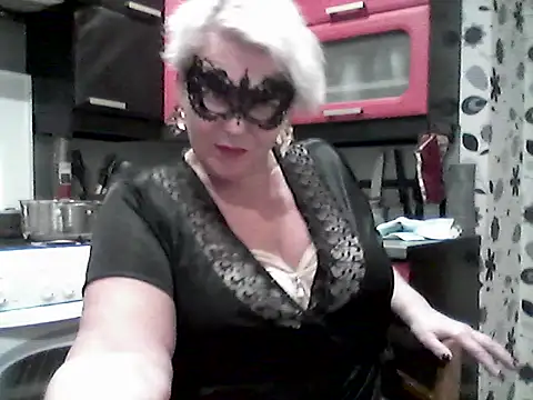 Lisa Suzie online show from March 2026 04:58:02 PM