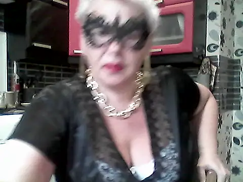 Snapshot of Lisa_Suzie chatting on May 2026 05:38:02 AM Lisa Suzie online show from May 2026 05:38:02 AM
