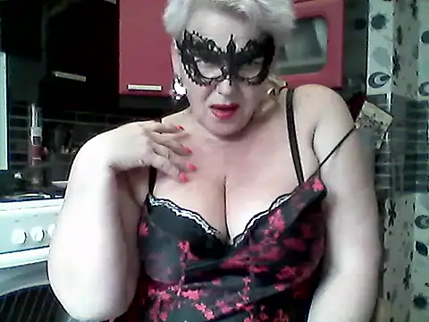 Snapshot of Lisa_Suzie chatting on June 2026 11:27:02 AM Lisa Suzie online show from June 2026 11:27:02 AM