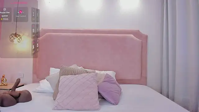 sophiawhite   online show from September 2025 02:00:02 PM