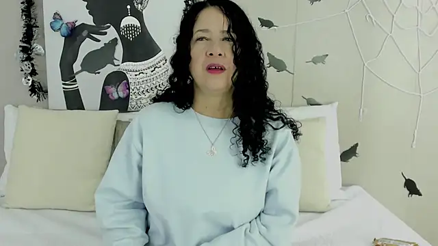 Adelesmithh online show from October 2025 11:56:02 AM