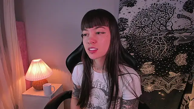 Snapshot of Lia_Sweett_ chatting on January 2025 01:38:02 PM Lia Sweett online show from January 2025 01:38:02 PM