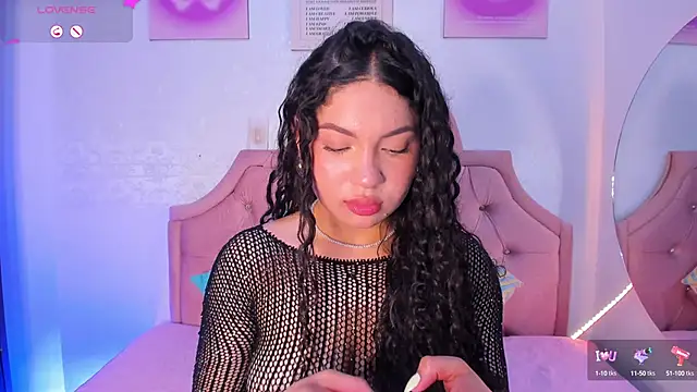 Snapshot of amandalee01 chatting on September 2025 07:17:02 PM amandalee01 online show from September 2025 07:17:02 PM