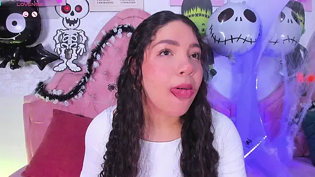 Snapshot of amandalee01 chatting on October 2025 07:36:02 PM amandalee01 online show from October 2025 07:36:02 PM