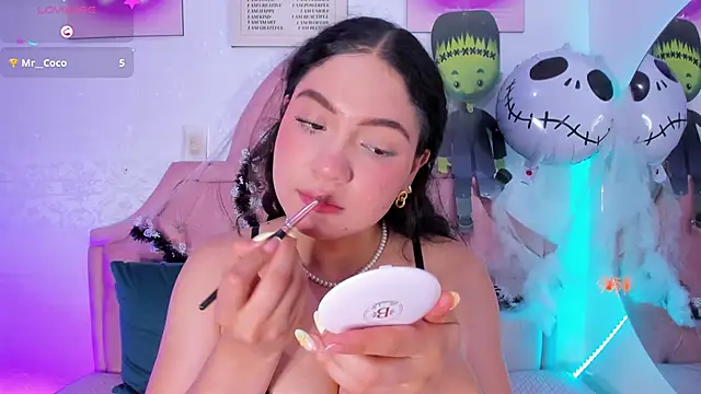 Snapshot of amandalee01 chatting on October 2025 06:06:02 PM amandalee01 online show from October 2025 06:06:02 PM