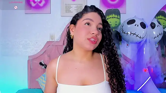 Snapshot of amandalee01 chatting on October 2025 06:46:02 PM amandalee01 online show from October 2025 06:46:02 PM